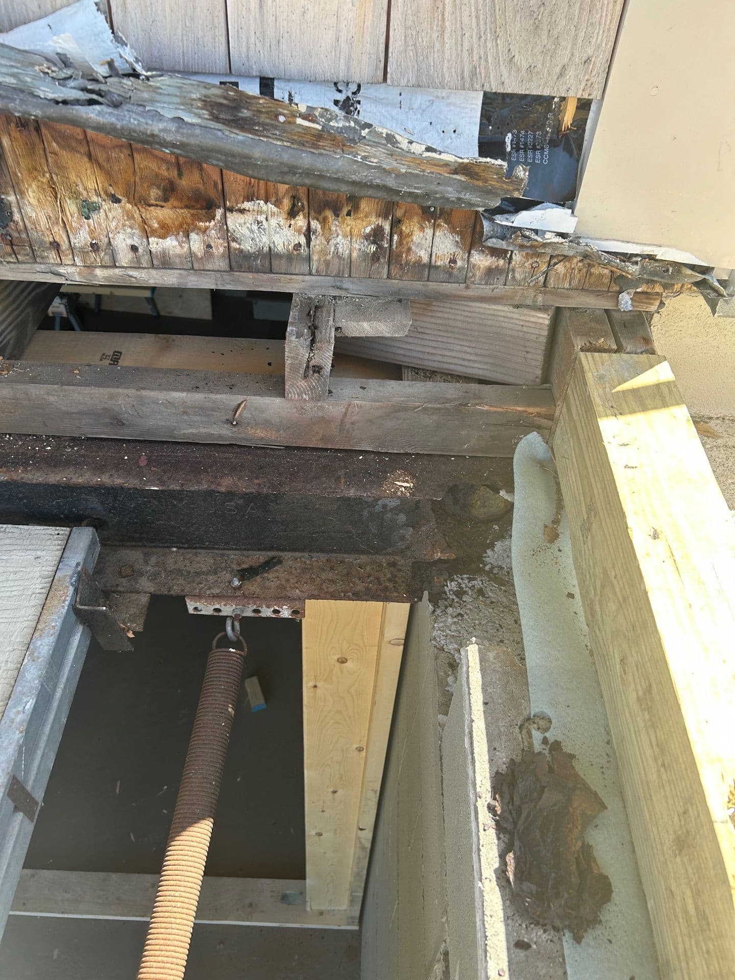 Gallery photos for Reviving 1940s Charm on a North Falmouth Porch: Image #4